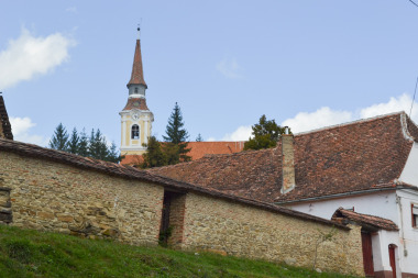 Transilvania - biserica fortificata din Crit